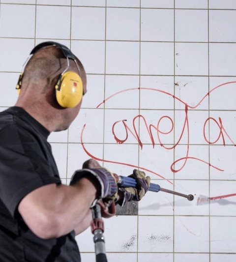 Gevelreiniging en graffitiverwijdering