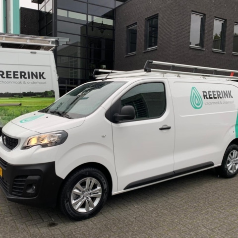 2 nieuwe bedrijfsbussen